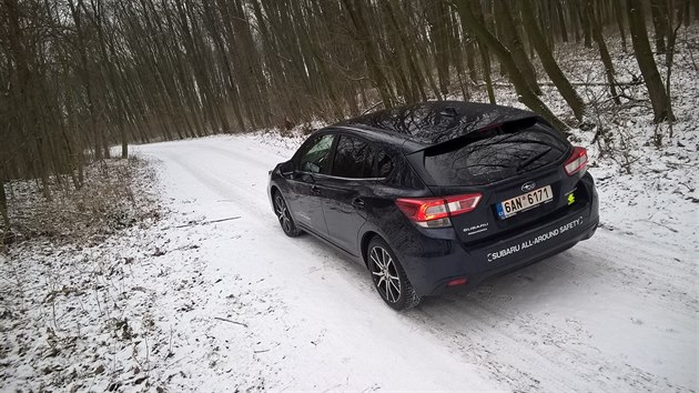 Subaru Impreza. Objem zavazadlovho prostoru je 385 litr.