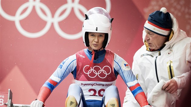 �esk� s��ka�ka Tereza Noskov� p�i t�et� olympijsk� j�zd� v ledov�m korytu...