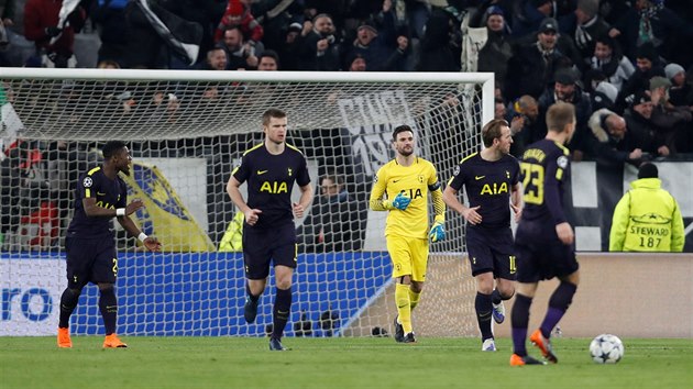 Ne se fotbalist Tottenhamu na Juventusu rozkoukali, prohrvali v vodnm osmifinle Ligy mistr po osmi minutch 0:2.