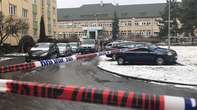 Policist� vy�et�uj� loupe�n� p�epaden� v Mlad� Boleslavi (16.2.2018)