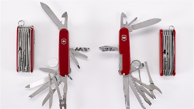 4. až 10. místo bez určení pořadí - vlevo originál, vpravo plagiát.
Švýcarský kapesní nůž  "SwissChamp" (33 funkcí)  
Originál: Victorinox AG, Ibach-Schwyz, Švýcarsko
Plagiátorstvá: distribuce On-line