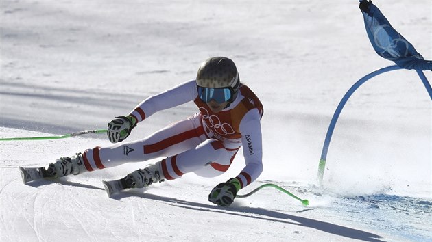 Rakousk lyaka Anna Veithov  na trati olympijskho superobho slalomu.