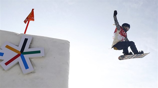 esk snowboardistka Kateina Vojkov pi premie Big Airu na olympid