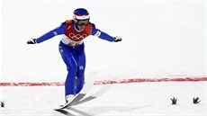 Český skokan na lyžích Roman Koudelka ve druhém kole finále na středním můstku.