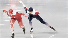 Nikola Zdráhalová (vpravo) nastoupila na trati 1000 metr ve druhé dvojici...