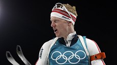 ZLATO! Nor Johannes Bö se raduje ze zisku nejcennjí olympijské medaile po individuálním závod biatlonist.