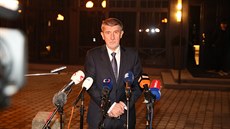 Premiér v demisi Andrej Babi (ANO) po veei s prezidentem Miloem Zemanem v...