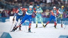 Česká běžkyně Petra Hynčicová (č. 42) ve skiatlonovém závodu na 15 kilometrů v...