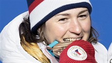 Česká biatlonistka Veronika Vítková převzala na ceremoniálu bronzovou...