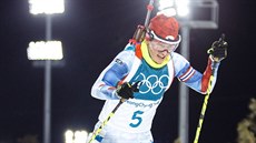 eská biatlonistka Veronika Vítková v olympijském závodu s hromadným startem na...