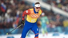 Český běžec Petr Knop v olympijském štafetovém závodu na 4 x 10 km. (18. února...