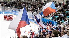 etí fanouci se radují po vítzném olympijském utkání nad výcarskem. (18....