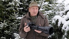 D�íve nosil Jaroslav Pe�at do p�írody zbra� i fotoaparát. Dnes u� se v ní...