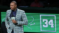 Paul Pierce se v Bostonu dostal mezi legendy, jeho íslo 34 na soupisce koní.