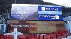 Výsledková tabule v jihokorejském �ongsonu. V ned�li se na ní �asy a jména...