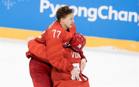 ZLATO. Rut hokejist slav vtzstv v olympijskm finle proti Nmecku....