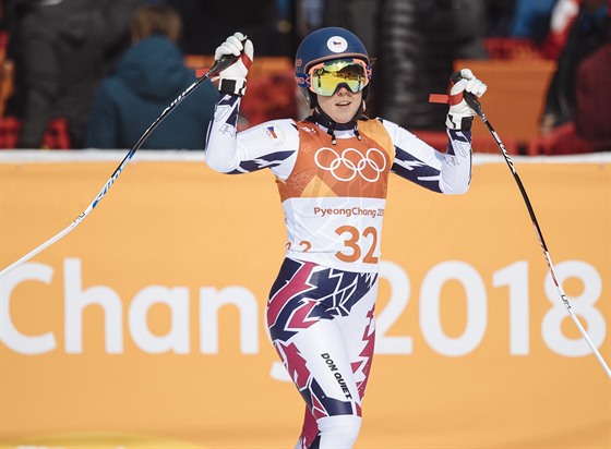 eská lyaka Kateina Pauláthová v cíli olympijského sjezdu.