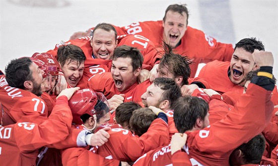 ZLATO. Rutí hokejisté slaví vítzství v olympijském finále proti Nmecku. (25....