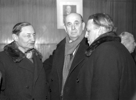 Podporu komunistm znamenal plet nmstka ministra zahrani SSSR Valeriana...