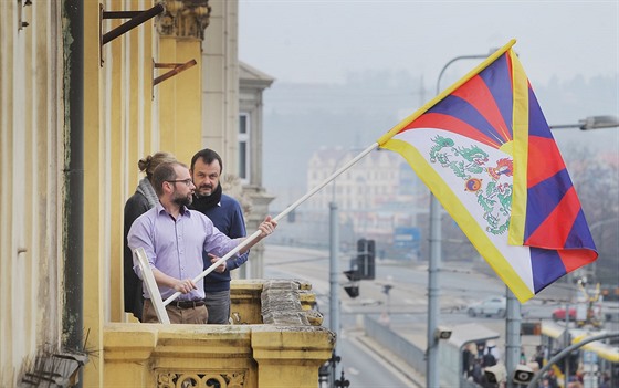 Tibetská vlajka vlaje v Plzni pravideln na budov 3. mstského obvodu