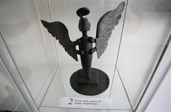 Jeden z návrhů studentů, jak by kovaný anděl v zámeckém parku mohl vypadat.