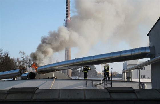 Požár v závodu Federal Mogul v Kostelci nad Orlicí (22.2.2018).