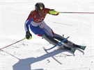 Francouzský lya Victor Muffat-Jeandet v prvním kole olympijského slalomu.