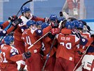Obrovská radost eských hokejist po vítzných nájezdech s USA ve tvrtfinále...