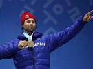 Britský snowboardista Billy Morgan pózuje s bronzovou medailí z disciplíny Big...