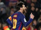 Lionel Messi slaví gól do sít Girony.