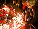 Na Václavském námstí uctívají lidé svíkami památku zavradného slovenského...