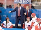 Trenér ruských hokejist Oleg Znarok v olympijském semifinále proti esku. (23....
