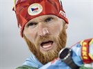 eský biatlonista Michal lesinger ve tafetovém závod na 4x7,5 kilometru v...