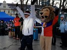 Nám�stí ve Vrchlabí v mrazu vítá olympioniky