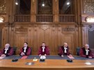 Soudci Spolkového správního soudu v Lipsku s pedsedajícím soudcem Andreasem...