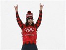 KANADSKÁ RADOST. Kelsey Serwaová slaví olympijské zlato ze skikrosu.