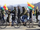 Zhruba dv st podporovatel zadreného kurdského politika pilo 26. února...