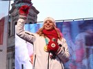Dvojnásobná olympijská vítzka Ester Ledecká zdraví fanouky na Staromstském...