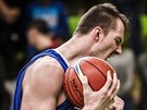 eský basketbalista Ondej Balvín se raduje bhem zápasu s Bulharskem.