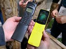 Nokia 8110 4G a pvodní historická Nokia 8110