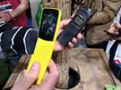 Nokia 8110 4G a pvodní historická Nokia 8110