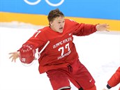 ZLATO. Ruští hokejisté slaví vítězství v olympijském finále proti Německu....