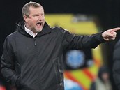 Plzesk trenr Pavel Vrba bhem pohrovho utkn proti Partizanu Blehrad.