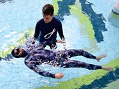 Freediver David Vencl u novine Petra Blka zklady svho sportu.