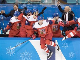 Postupová radost! Čeští hokejisté jsou v euforii, Američan Butler právě...