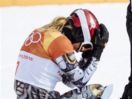 RADOST V CÍLI. Česká snowboardistka Ester Ledecká (vlevo) zvítězila v...
