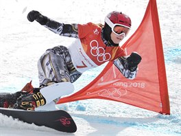 eská snowboardistka Ester Ledecká v olympijském paralelním obím slalomu. (24....
