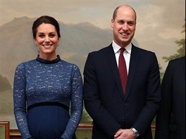 Vévodkyně a vévoda z Cambridge při návštěvě Osla. Jednoduchému střihu šatů,...