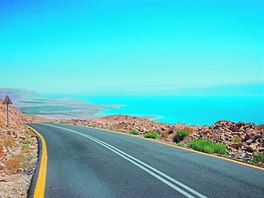 Nejníe poloenou silnicí je Route 90 v Izraeli