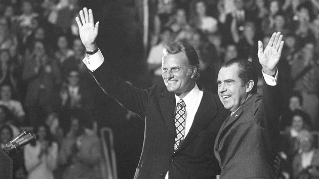 Americk kazatel Billy Graham s prezidentem Richardem Nixonem (16. jna 1970)